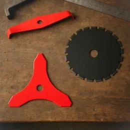 Lame débroussailleuse