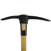 Zoom sur le pic emmanché avec manche en frêne de 93 cm pour travaux forestiers de SHW